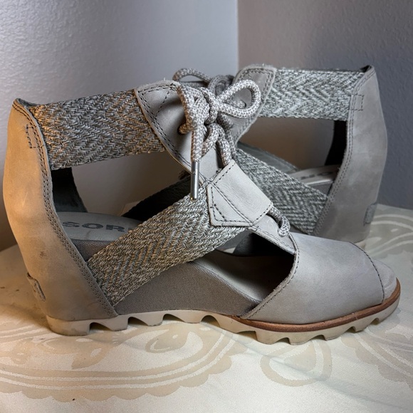 Sorel Women's Joanie Lace Wedge Sandals. - Picture 10 of 16